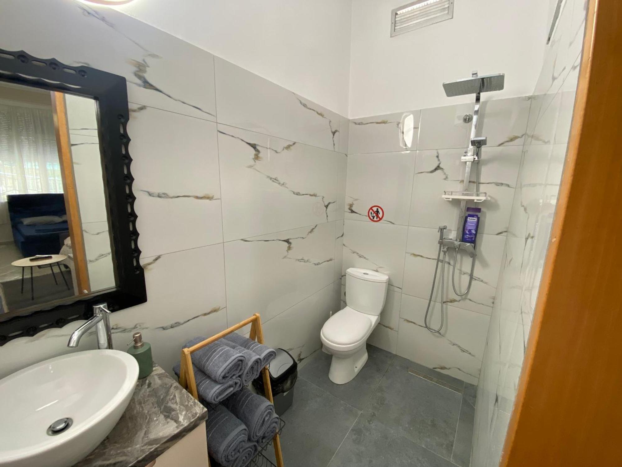 Dori'S Wilson Studio At Blloku Neighborhood Tiranë Ngoại thất bức ảnh