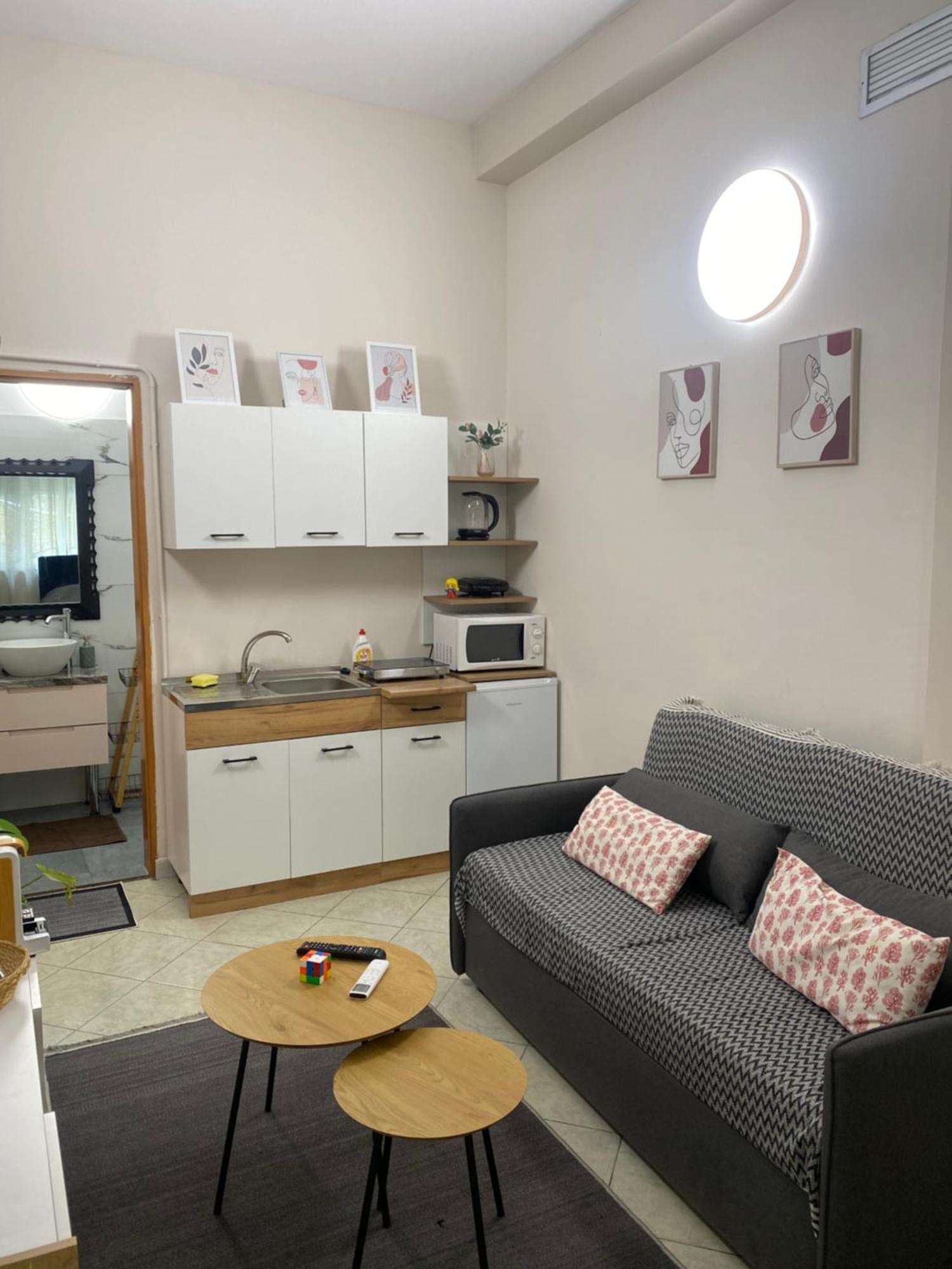 Dori'S Wilson Studio At Blloku Neighborhood Tiranë Ngoại thất bức ảnh